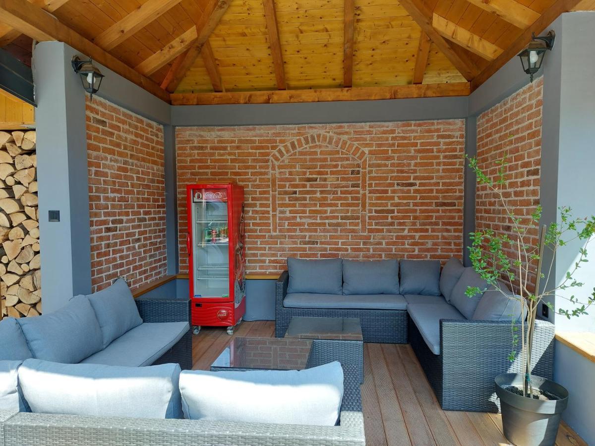 Apartment Karlovac Exteriör bild