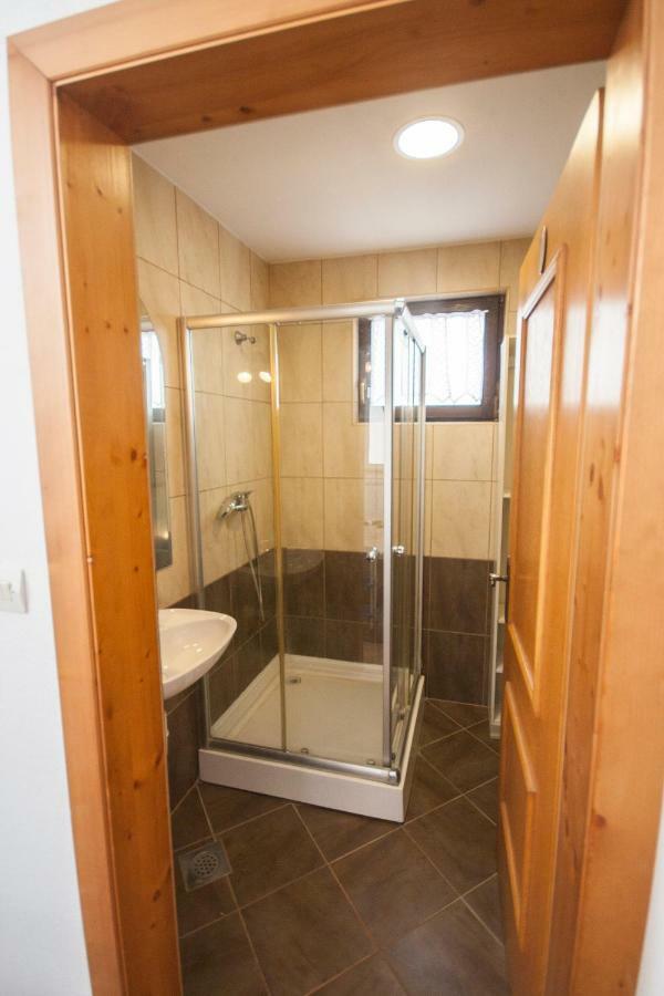 Apartment Karlovac Exteriör bild