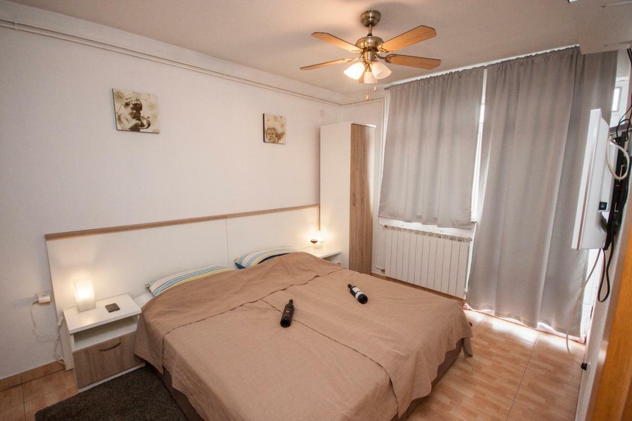 Apartment Karlovac Exteriör bild